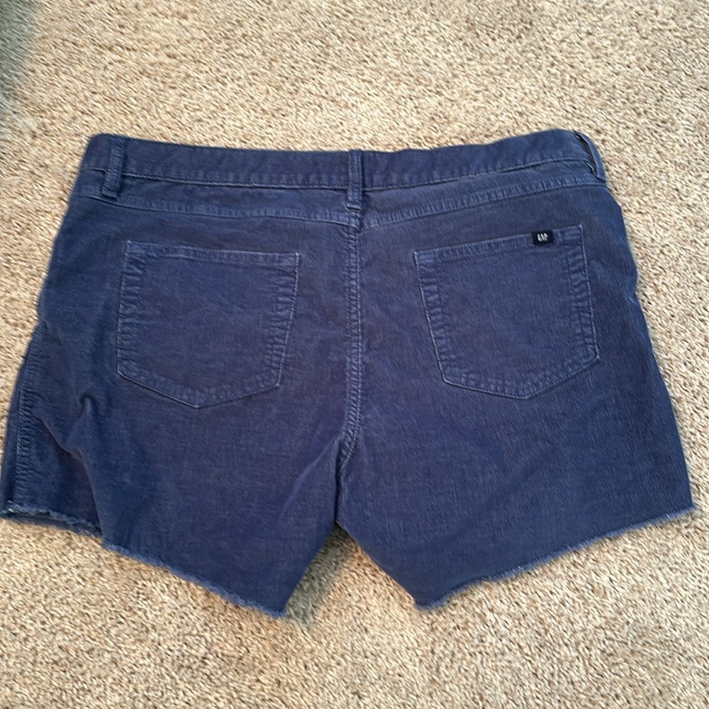 GAP Shorts - Picture 5 of 5